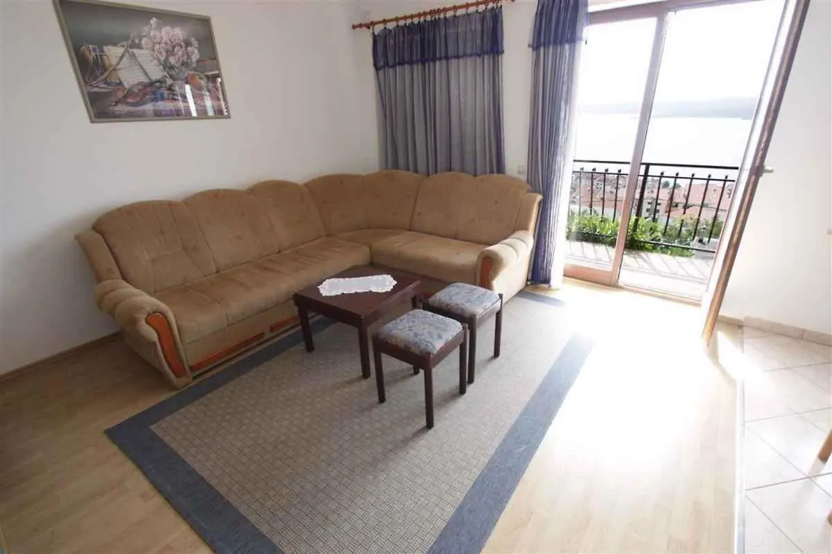 Three-Bedroom Apartment In Crikvenica XII