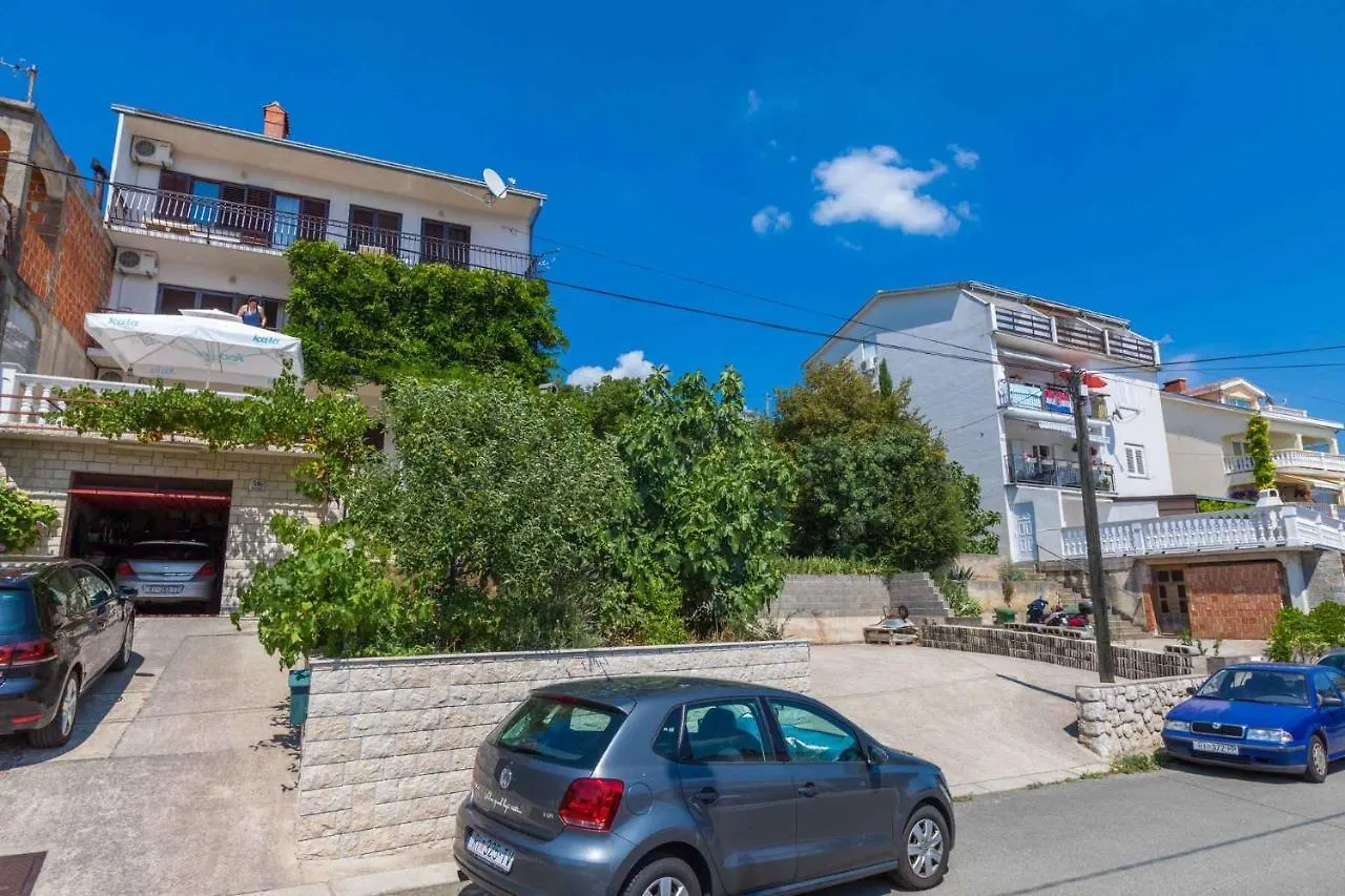 Three-Bedroom Apartment In Crikvenica XII