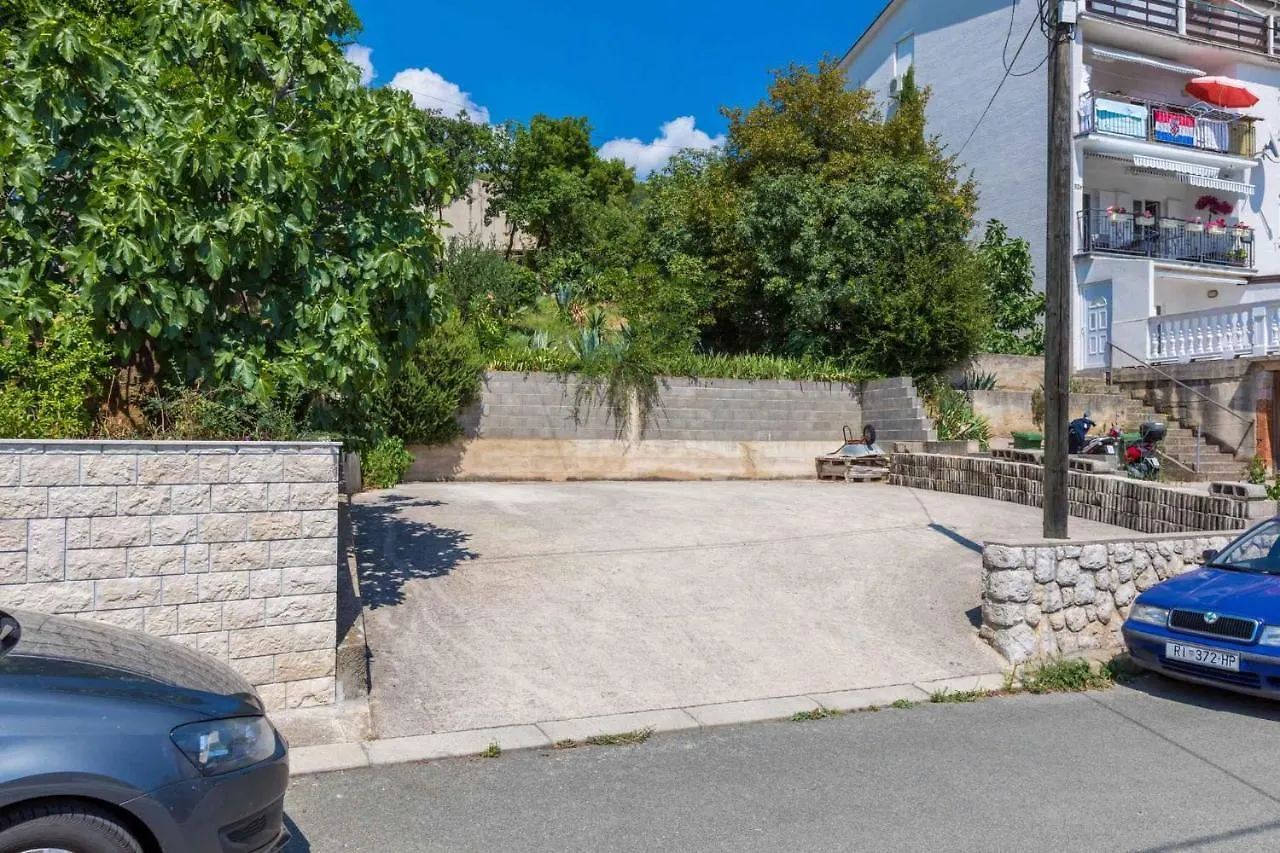 Three-Bedroom Apartment In Crikvenica XII